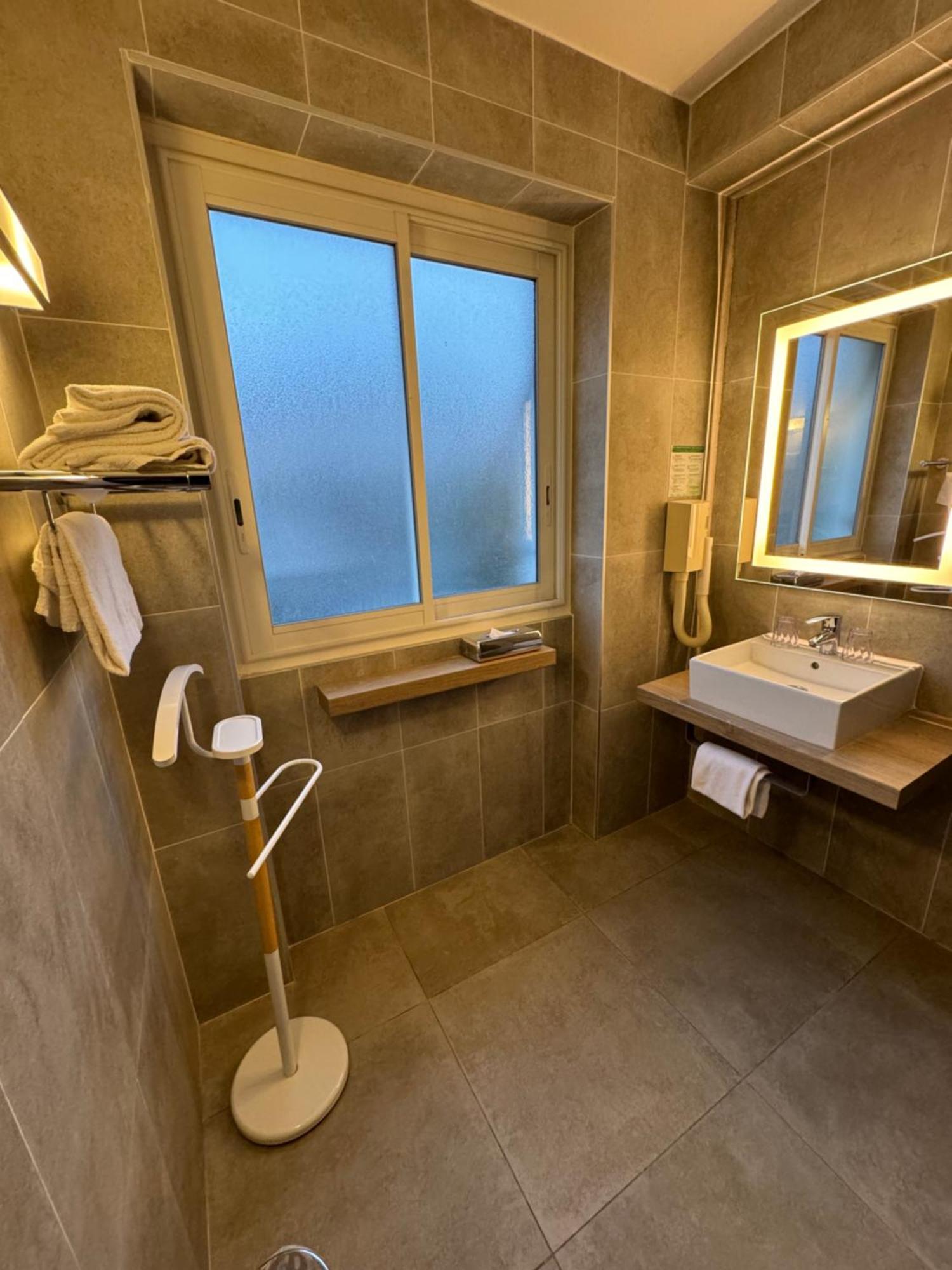 Chambre Double avec Terrasse - Vue sur Colline